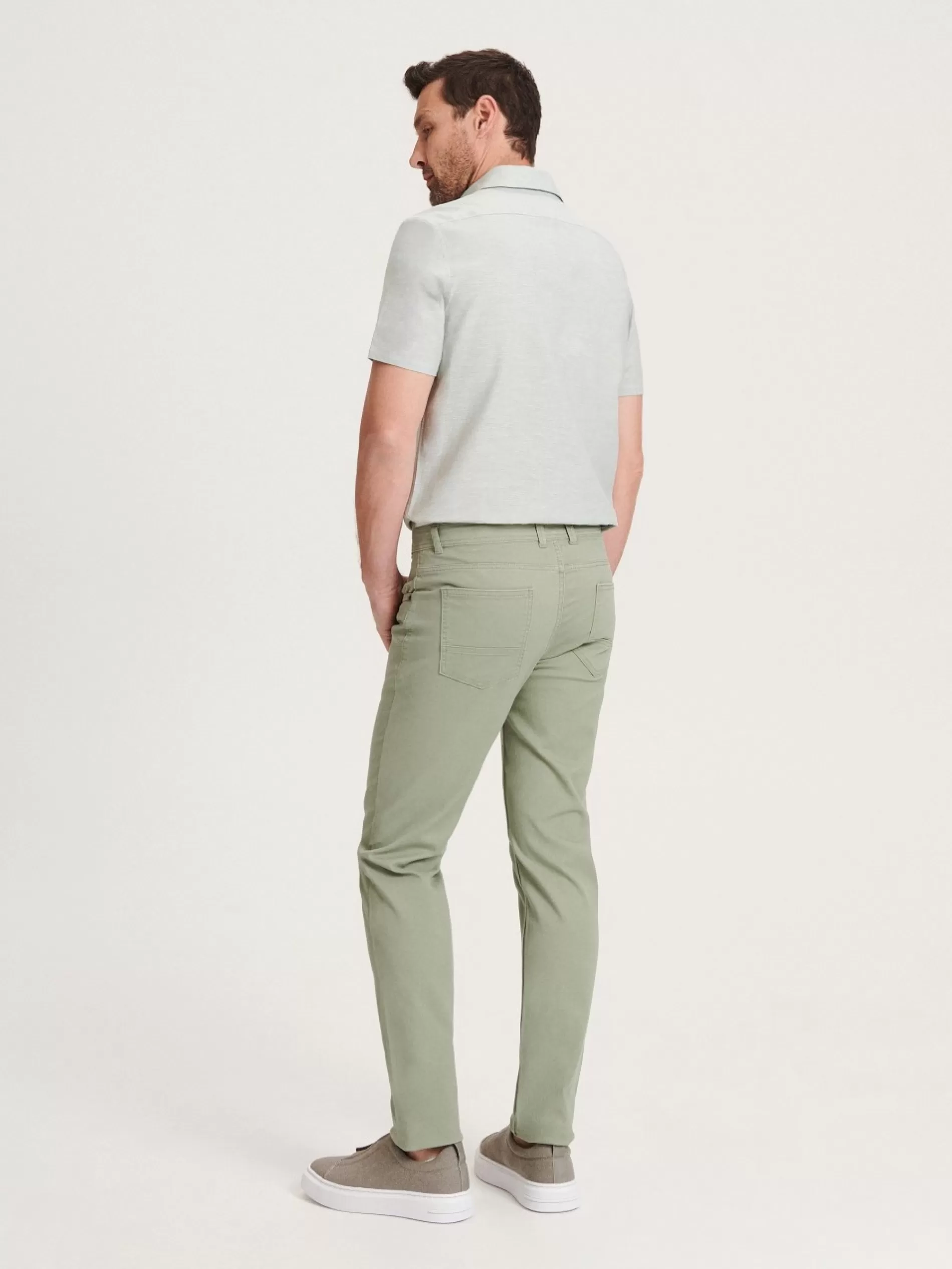 RESERVED Bawelniane Spodnie Slim Fit Sale