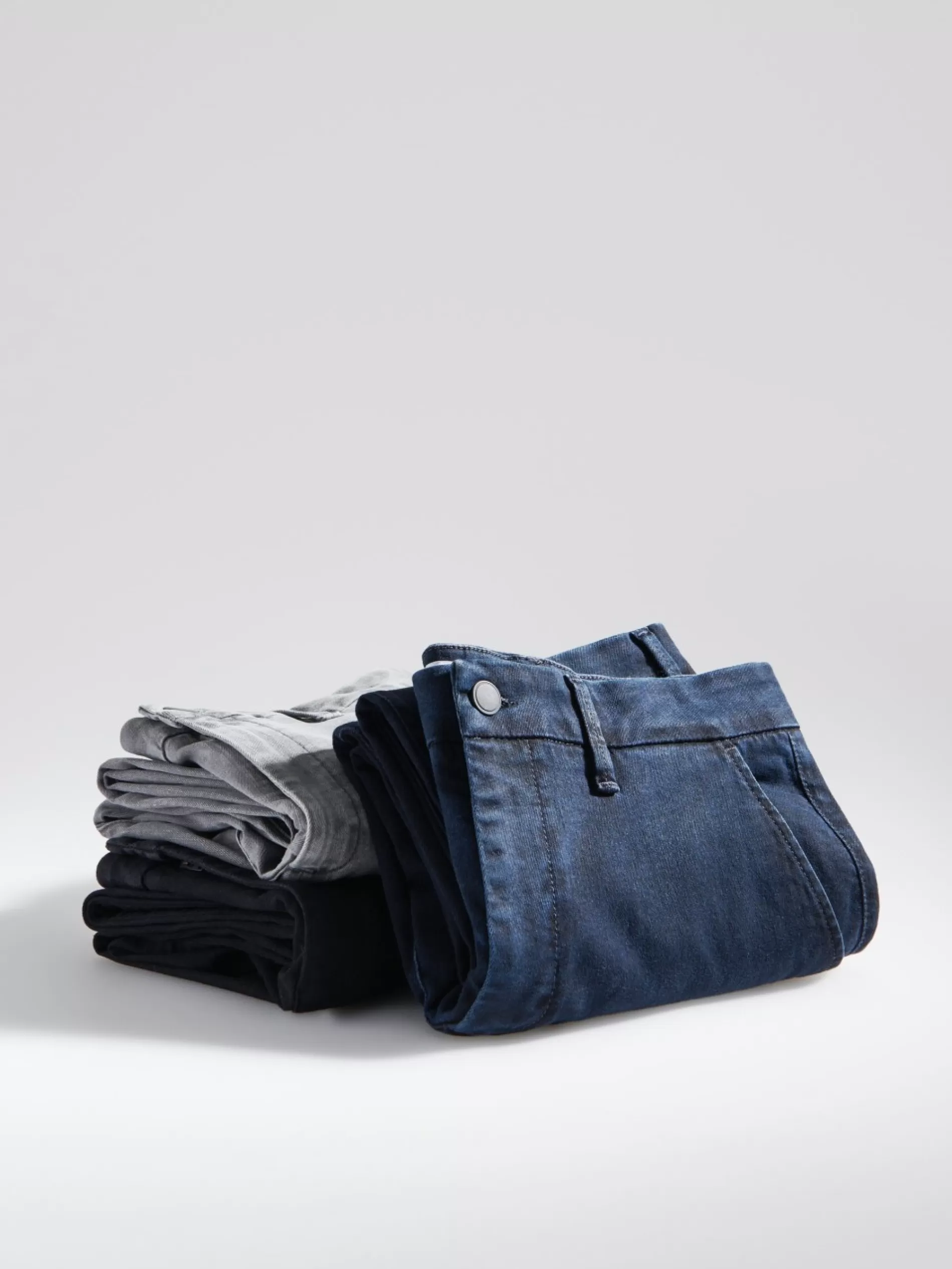 RESERVED Jeansy Chino Slim Fit Outlet