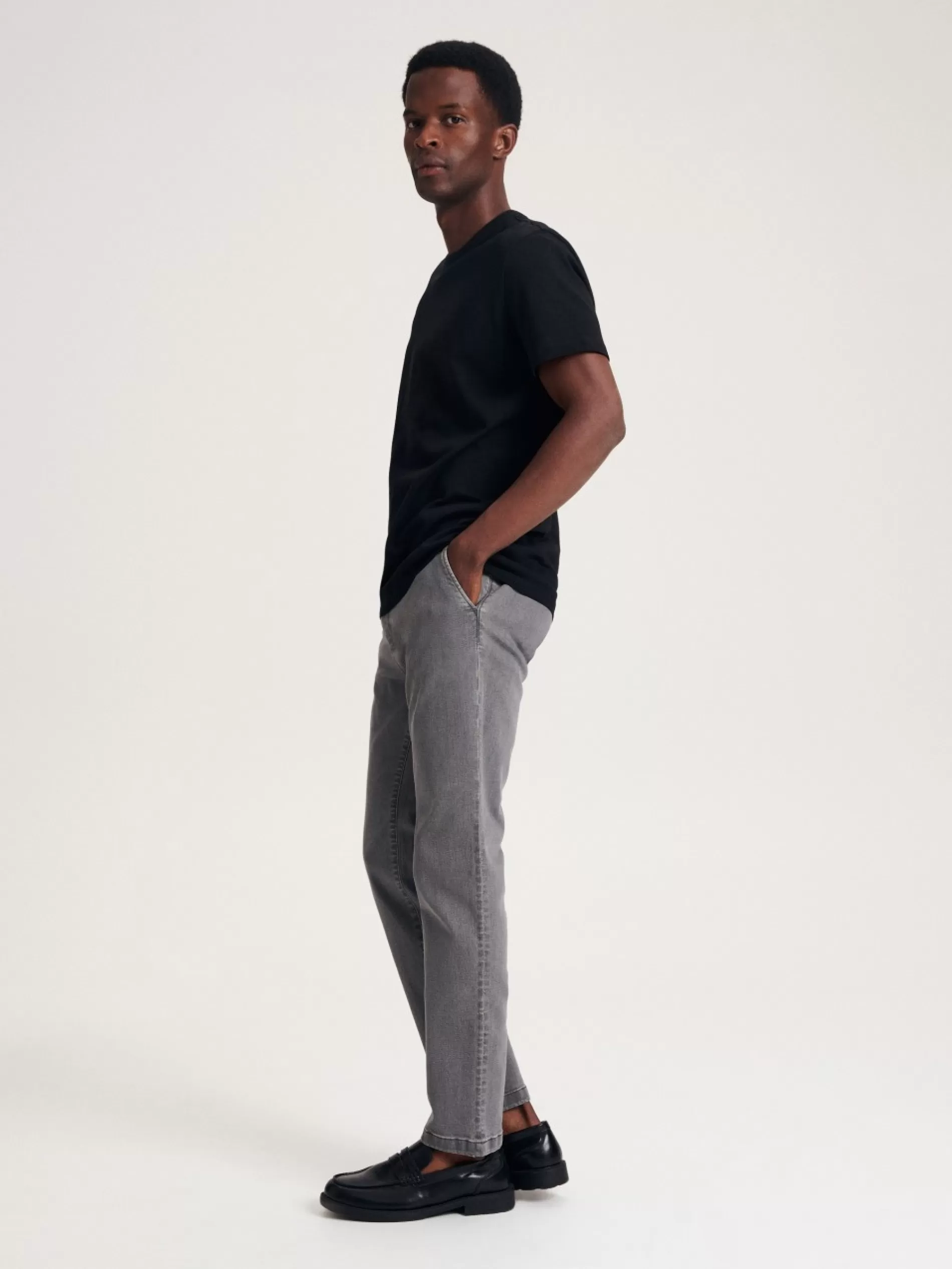 RESERVED Jeansy Chino Slim Fit Outlet