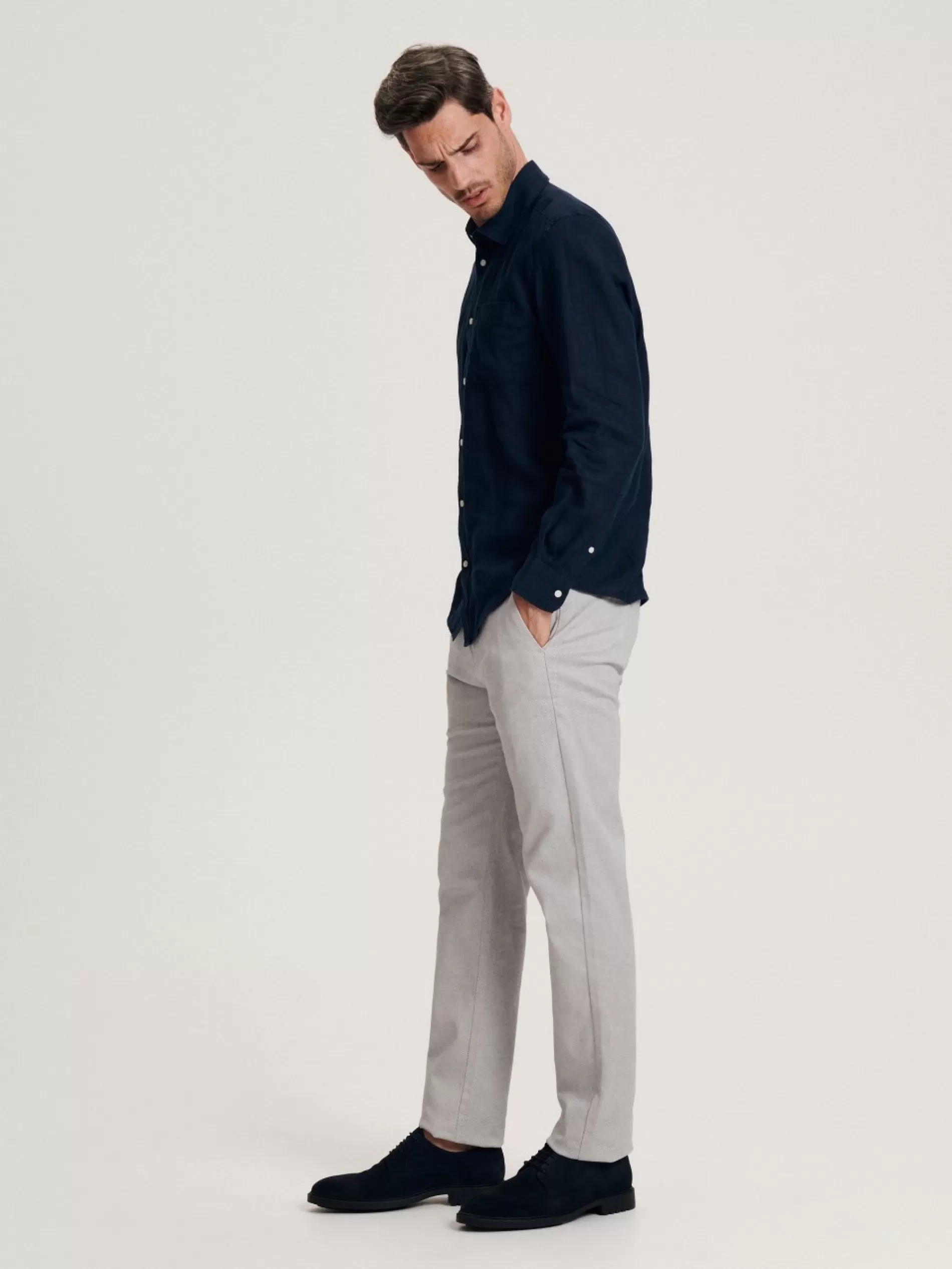 RESERVED Spodnie Chino Slim Fit Outlet