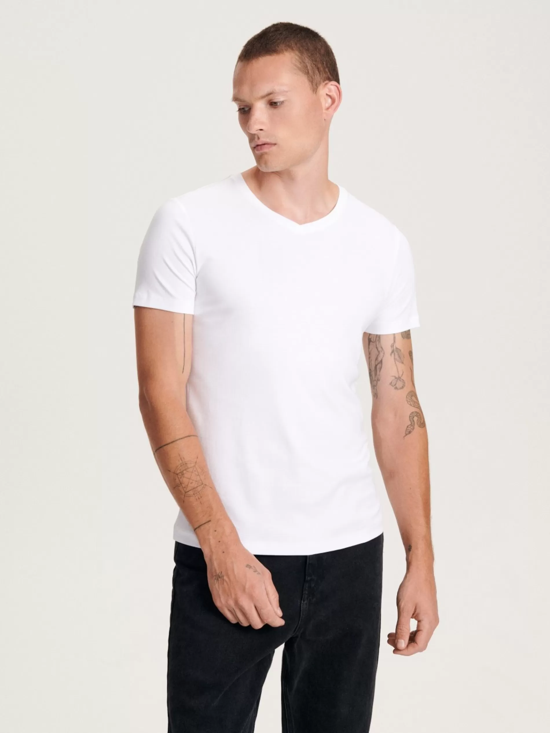 RESERVED T-Shirt Slim Z Dekoltem V Best Sale